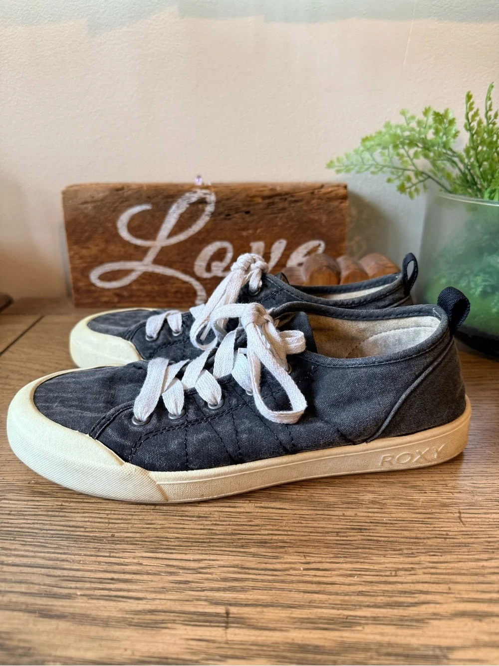 Roxy Black Canvas Low-Top Sneakers